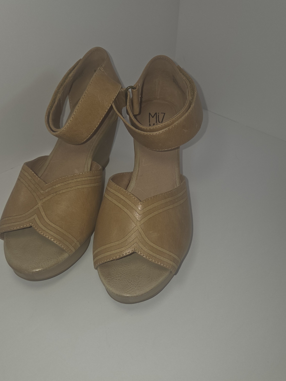 Miz Mooz Tan Leather Women's Wedge Sandal with Ankle Cuff Size 9.5 - Picture 2 of 11